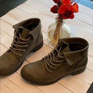 Sonoma Distressed Boots